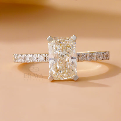 Minimalist yellow gold engagement ring with lab diamonds