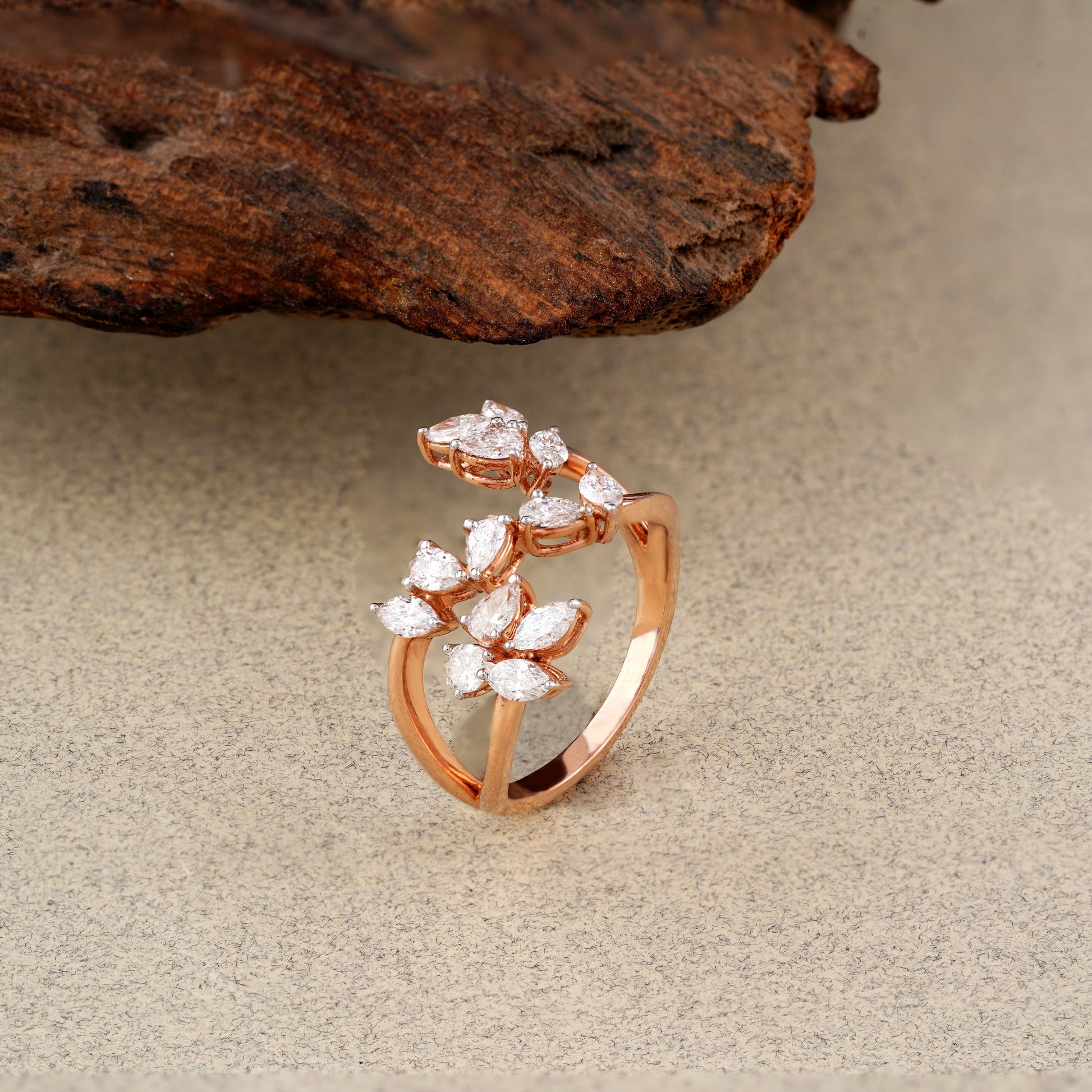 Pear cut engagement ring 