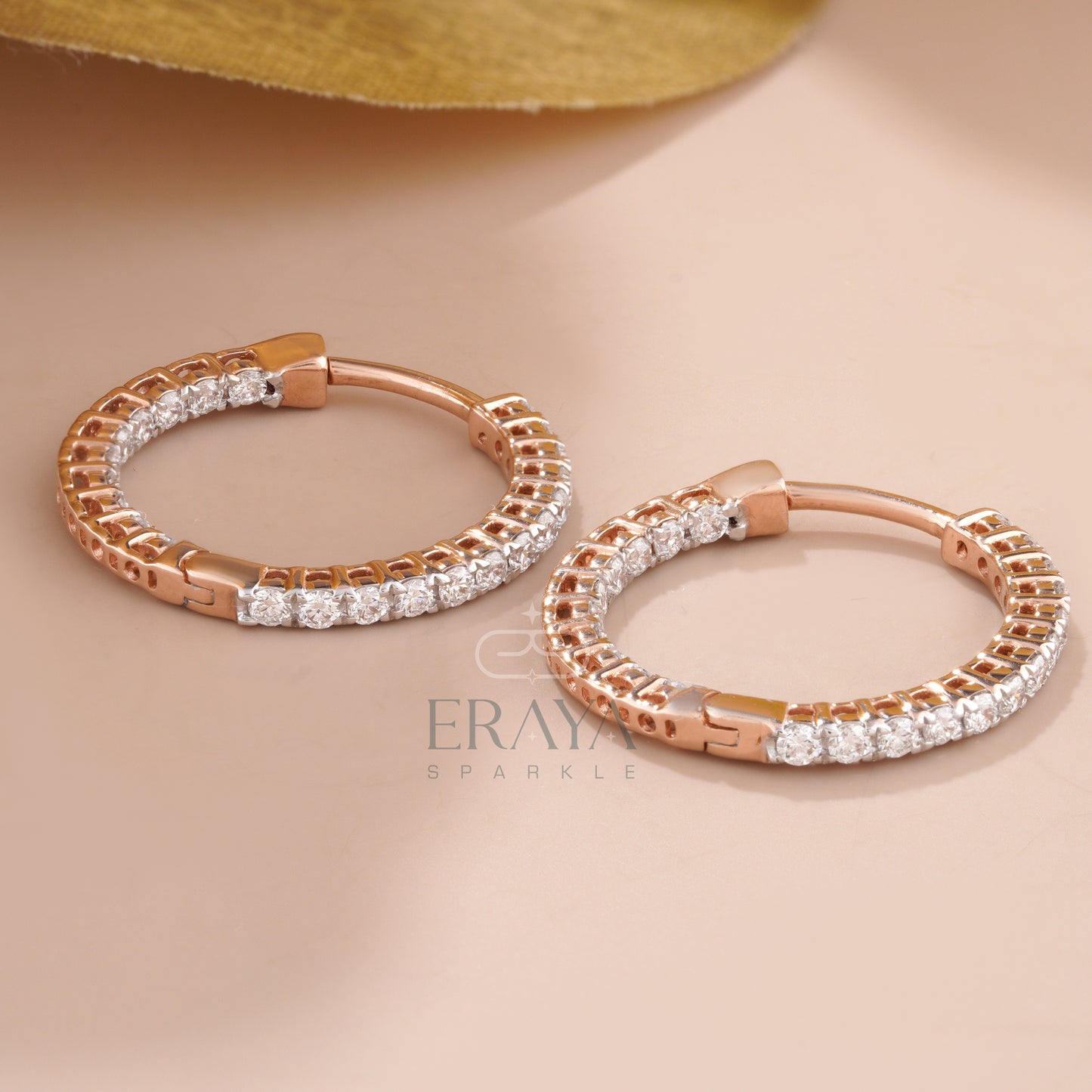 lab-grown-diamond-huggie-hoops-top-detail