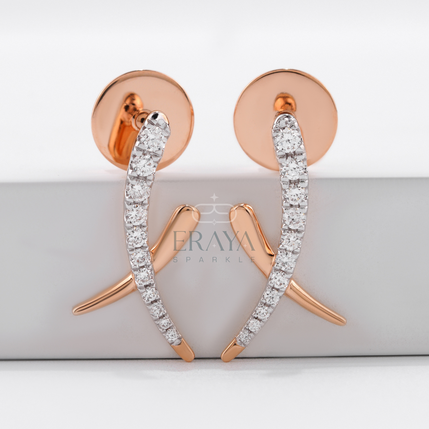 lab-grown-diamond-twist-earrings-side-curved-silhouette