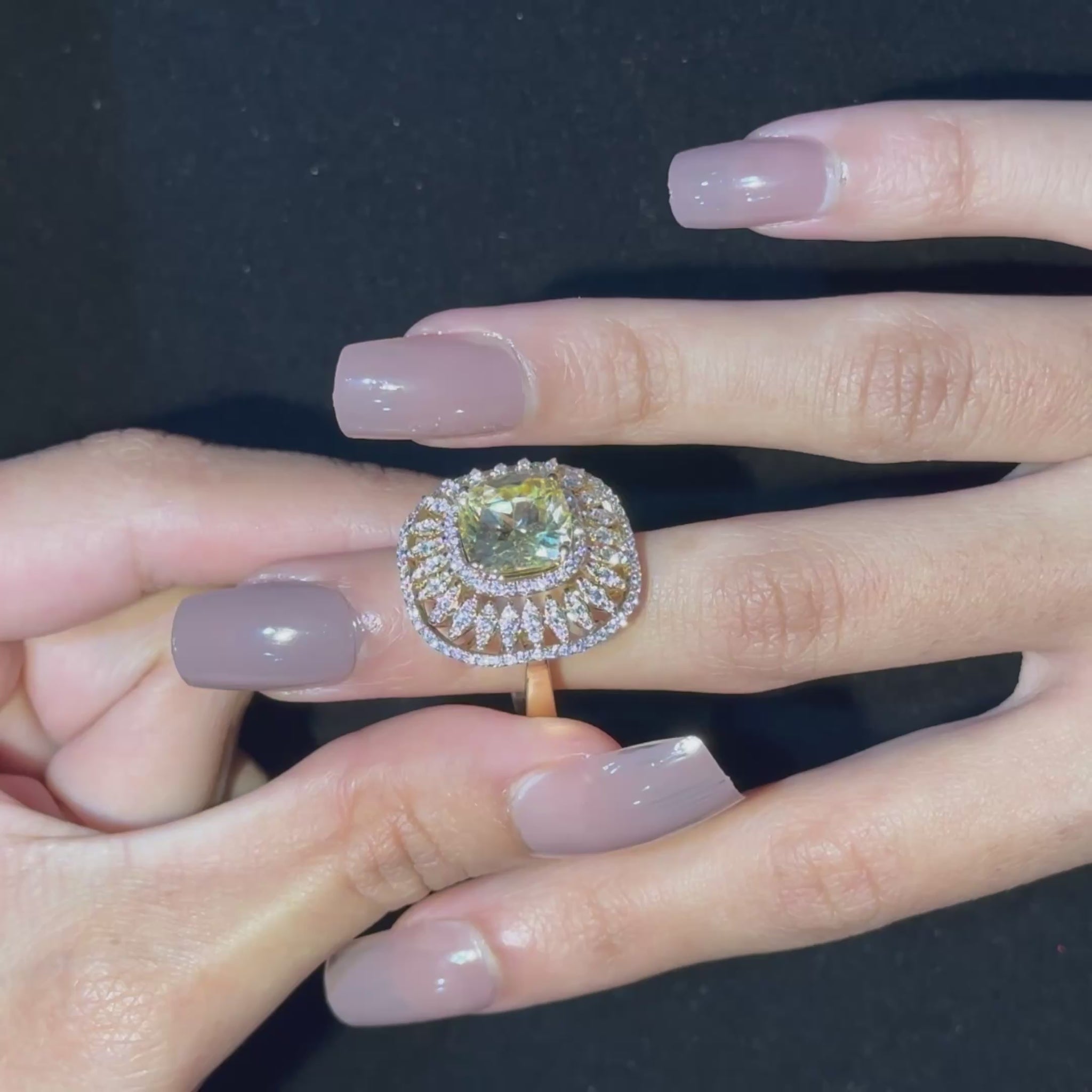 360° rotating video and worn-in-hand view showing sparkle and fit